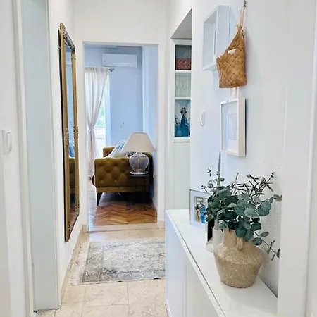 Apartment Urban Cozy Newly Renovated *